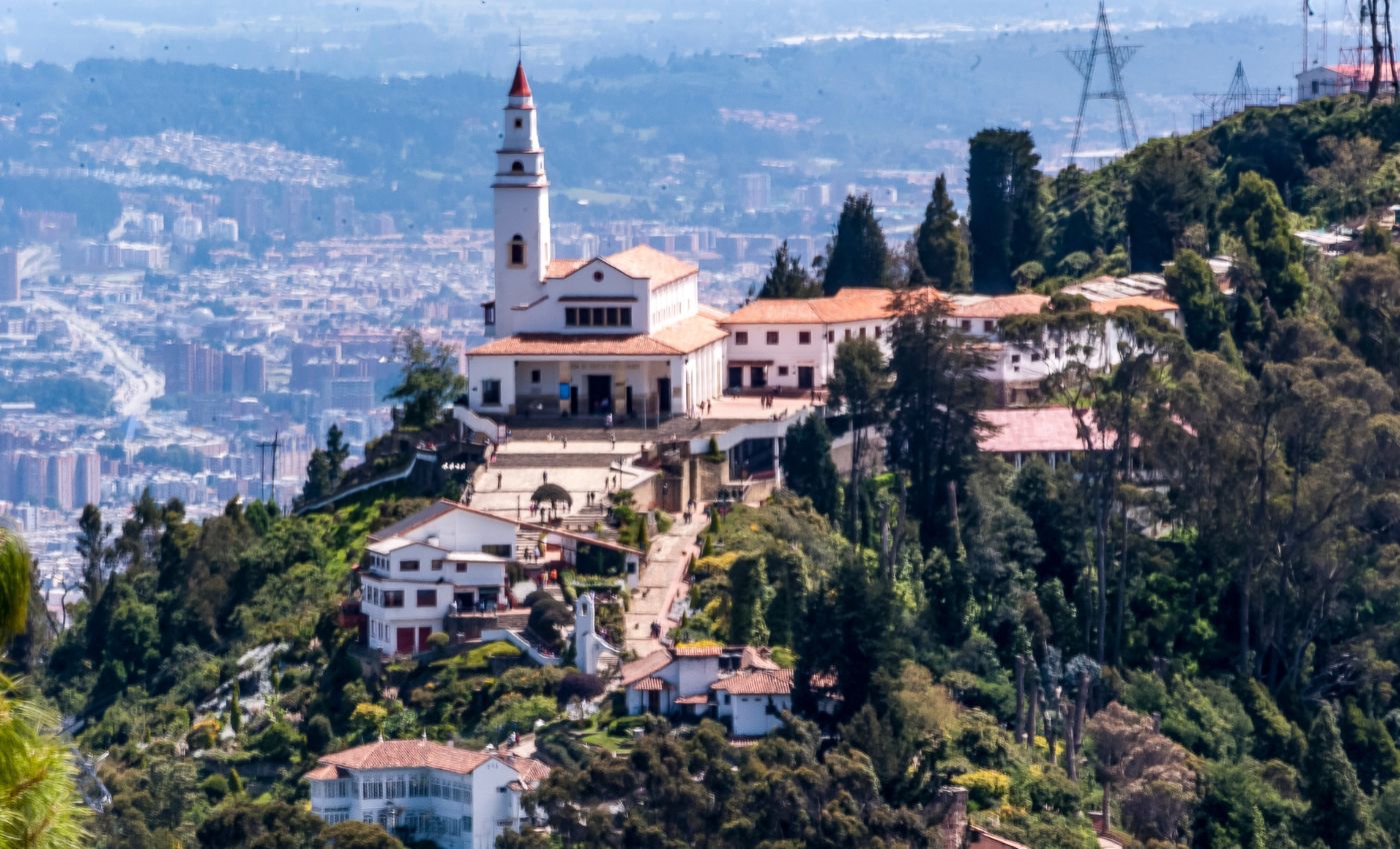 Vivir en Bogotá y conocer Monserrate