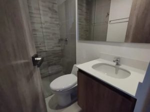 Hermoso apartamento en arriendo en El Poblado -baño social