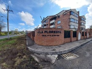 Apartamento duplex en arriendo en La Floresta 2