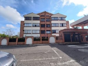 Apartamento duplex en arriendo en La Floresta3