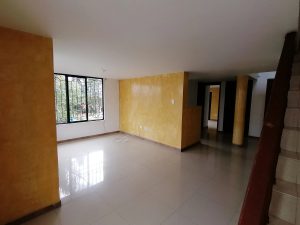 Apartamento en arriendo en Lomas de Granada 5