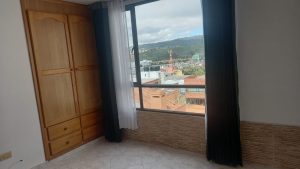 Apartamento esquinero en arriendo en Los Rosales6