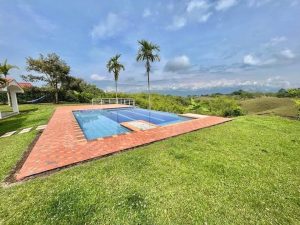 Espectacular casa campestre en arriendo en Cerritos 13