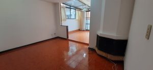 ARRIENDO APARATAESTUDIO CON BALCÓN