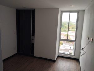 Apartamento en arriendo en Pinares 6