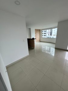 Se arrienda apartamento en Pinares 1