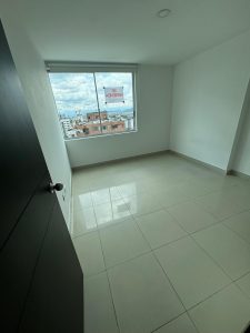 Se arrienda apartamento en Pinares 5