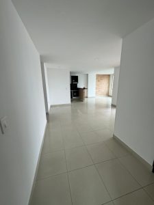 Se arrienda apartamento en Pinares 6