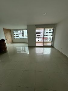 Se arrienda apartamento en Pinares 7