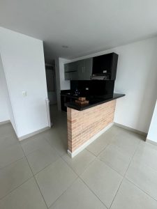 Se arrienda apartamento en Pinares 8