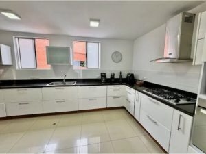 Se arrienda apartamento en Santa Rita Cali 4