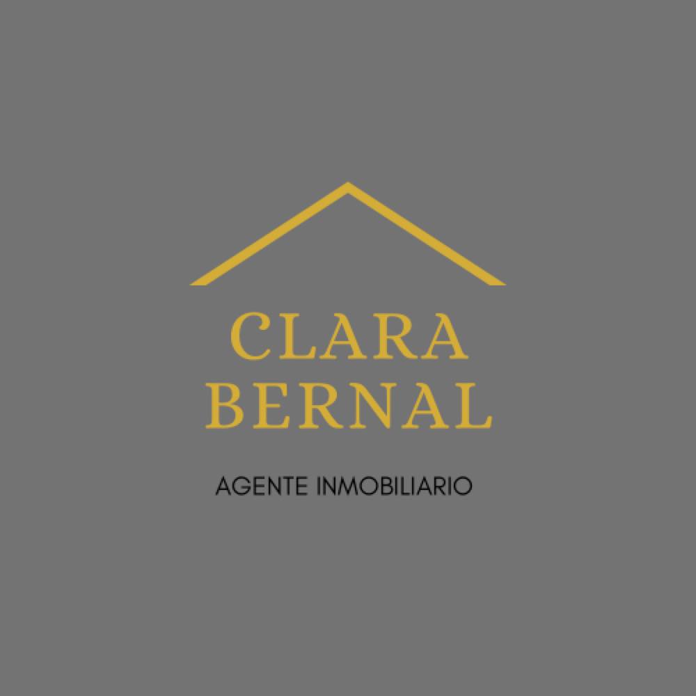 Asesora inmobiliaria Clara Bernal