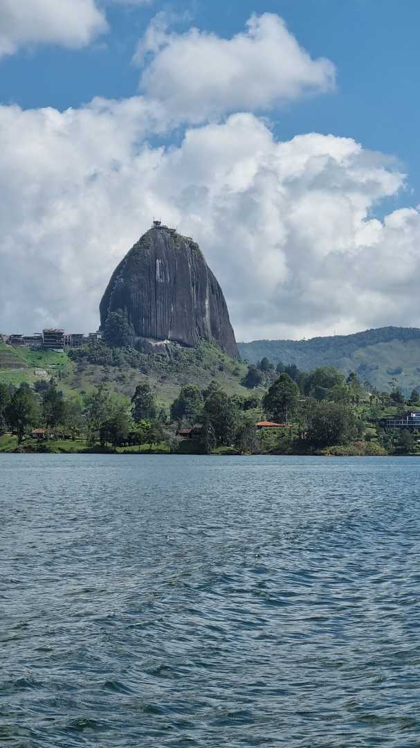 cabaa_en_guatap_el_peol_con_vi_1680146077-0605_6651.jpg