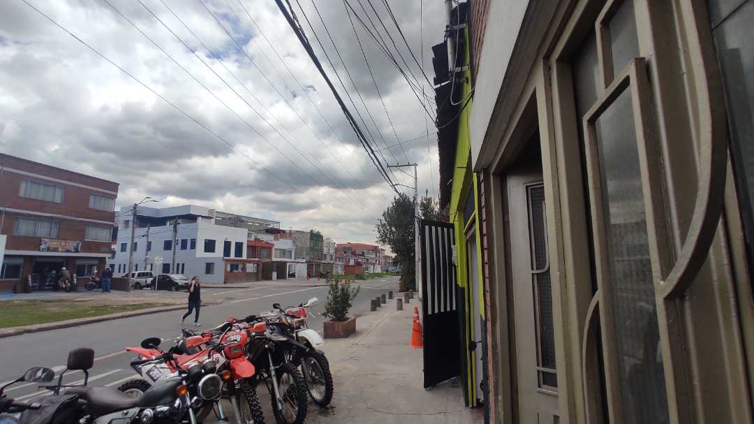 local_25_m2_av_rojas_calle_80_1691758257-1336_1885.jpg