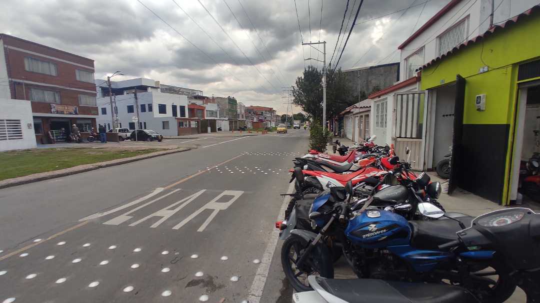local_25_m2_av_rojas_calle_80_1691758261-4924_3440.jpg