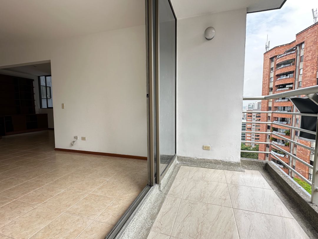 renta_apto_poblado_sector_cc_s_1738687944-2827_2789.jpeg