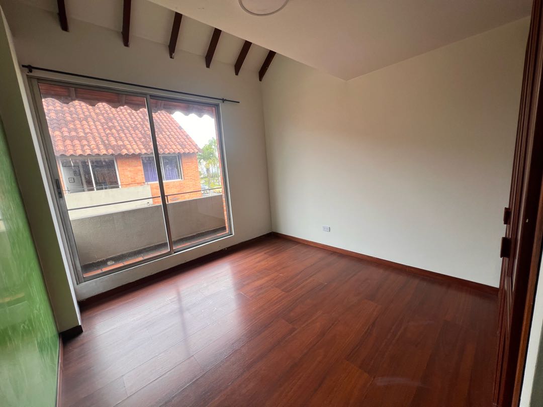 arriendo_casa_en_la_av_sur_per_1744145959-4906_8546.jpeg