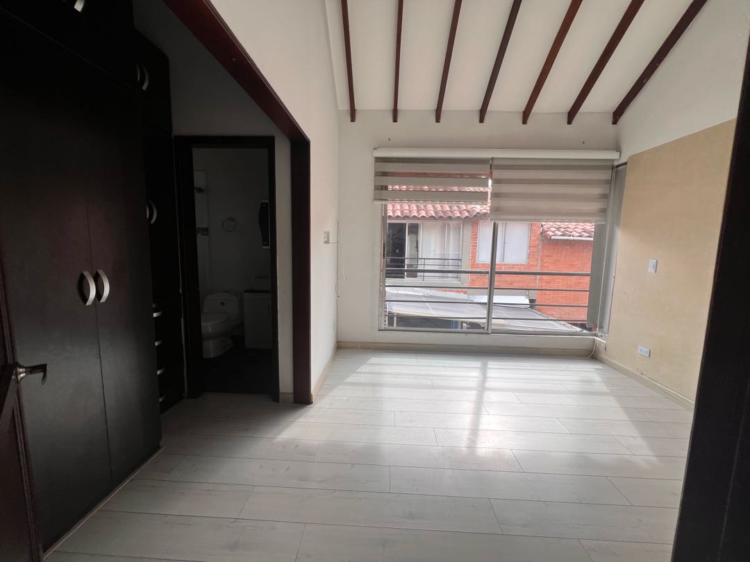 arriendo_casa_en_la_av_sur_per_1744145961-369_1468.jpeg