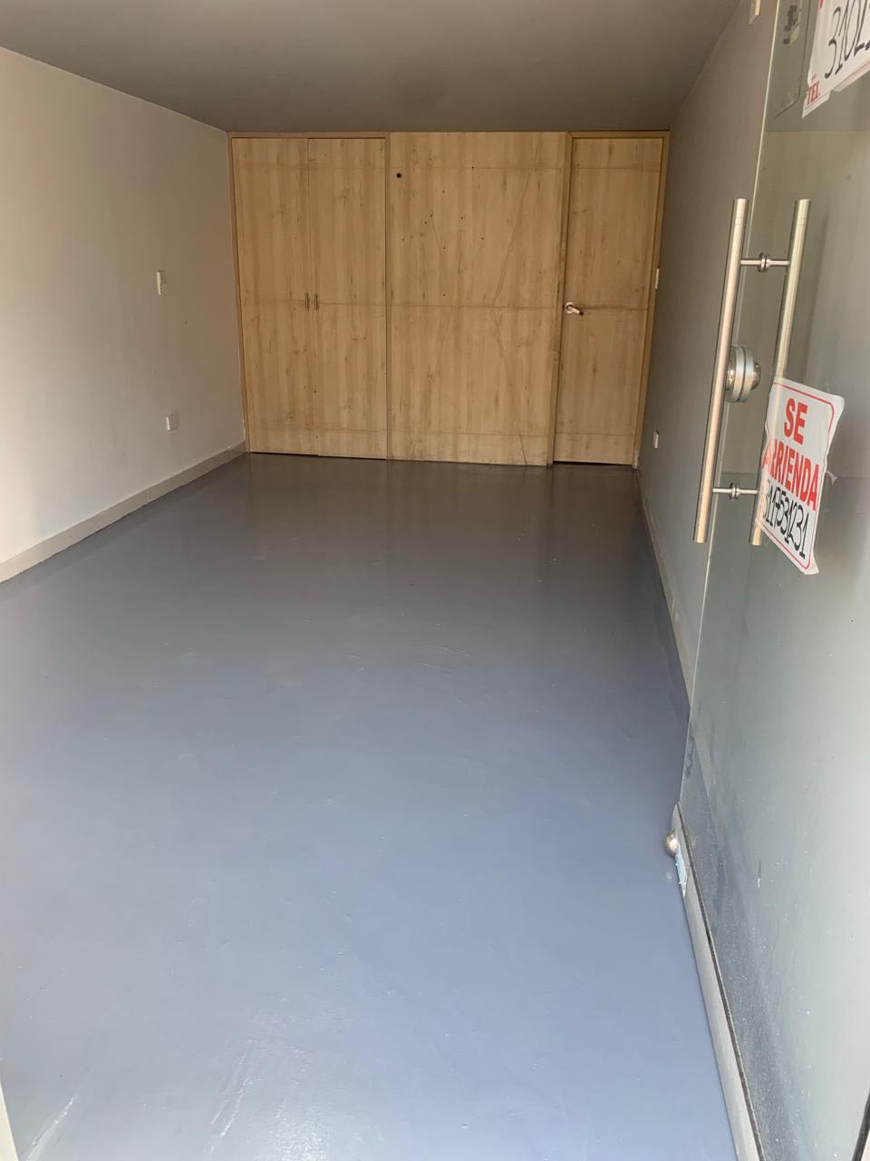 arriendo_local_en_el_sector_ci_1740800993-1955_7052.jpeg