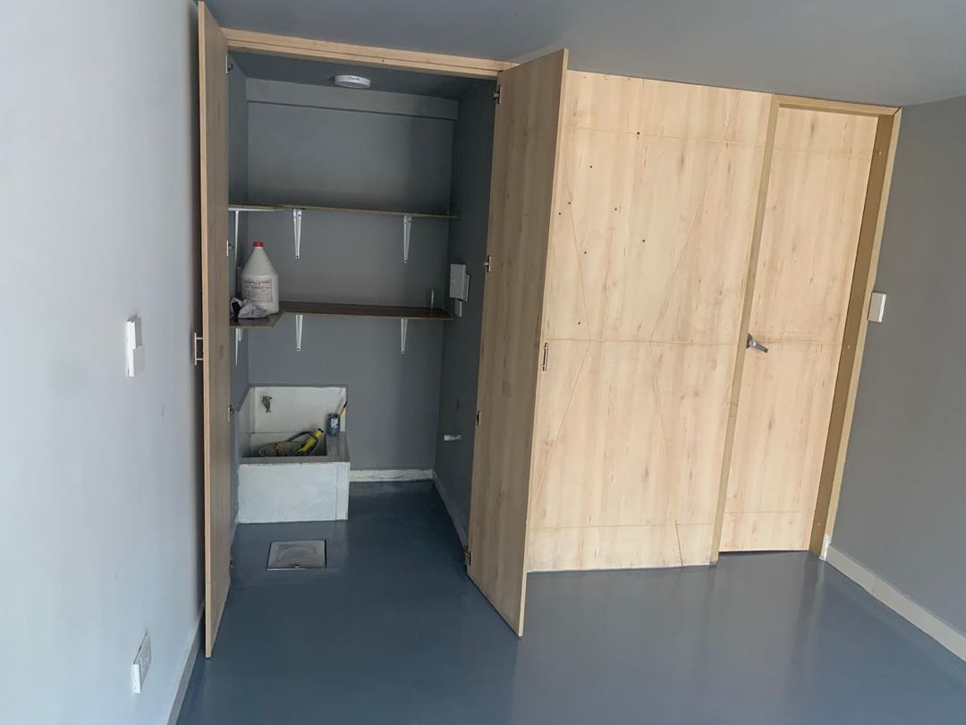 arriendo_local_en_el_sector_ci_1740800994-8946_5868.jpeg