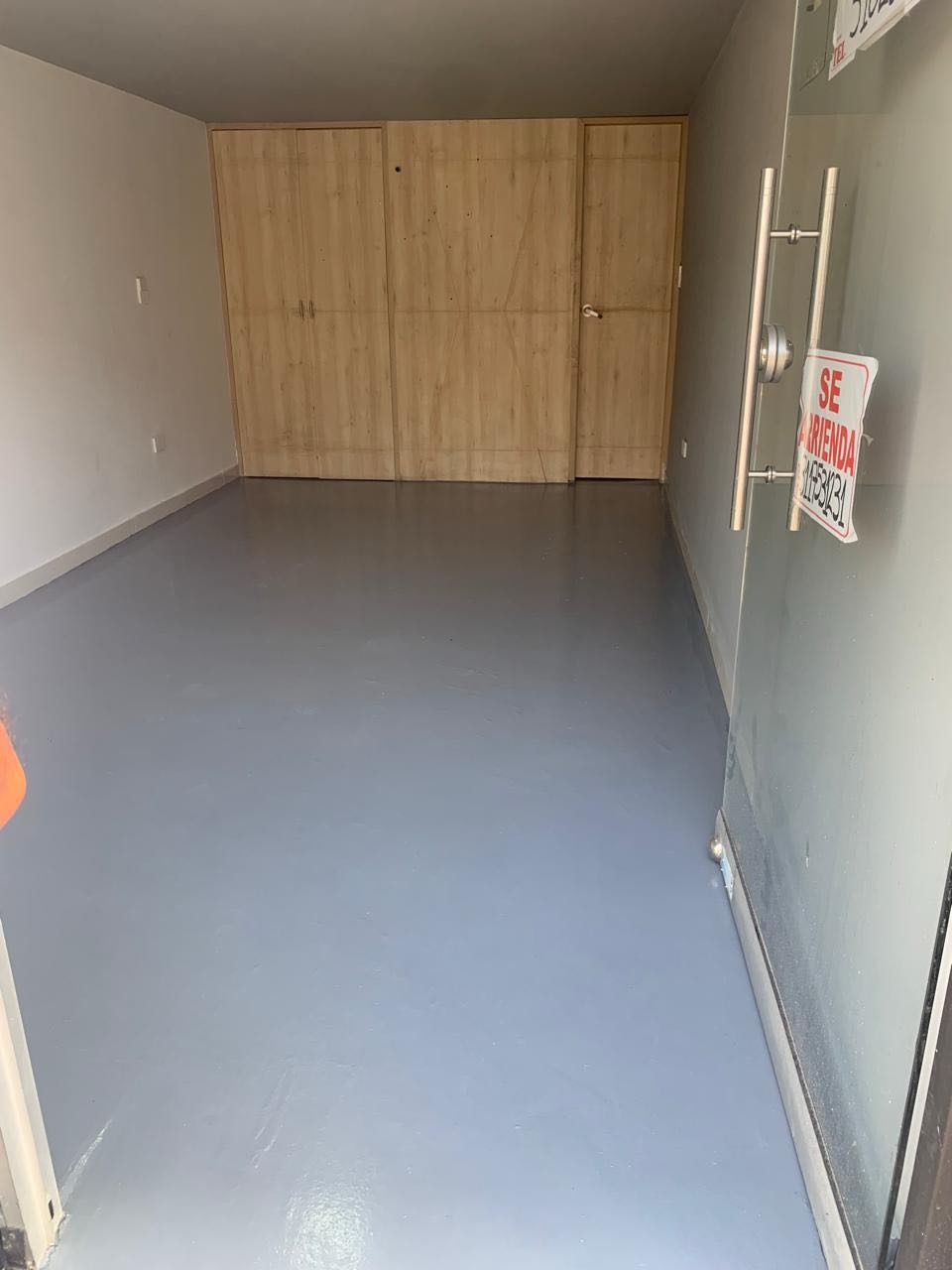 arriendo_local_en_el_sector_ci_1740801001-4281_2733.jpeg