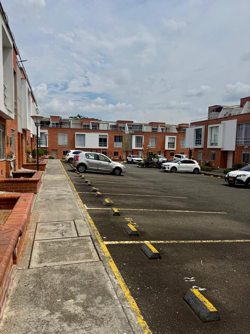 rento_casa_en_la_avenida_sur_p_1754935197-3529_7734.jpeg