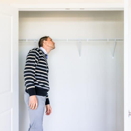 Cómo ordenar la ropa en apartamentos donde solo hay un closet